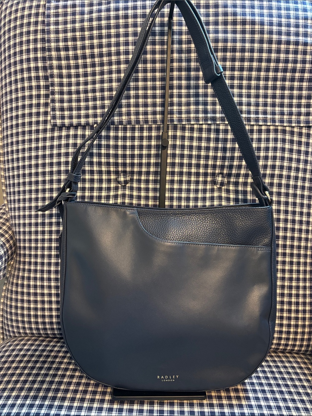 RADLEY LONDON Navy Curved Leather Shoulder Bag